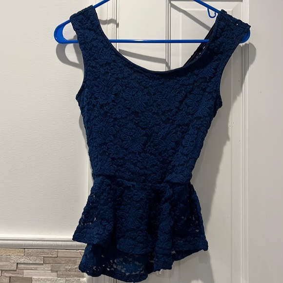 Navy blue lace front tank top - Picture 3 of 3